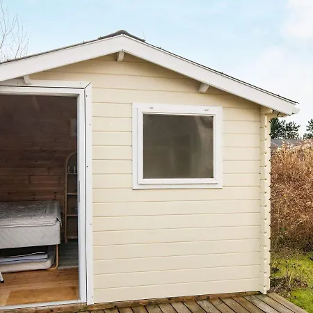 Lxi Holiday home Knebel