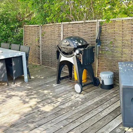 Lxi Holiday home Knebel