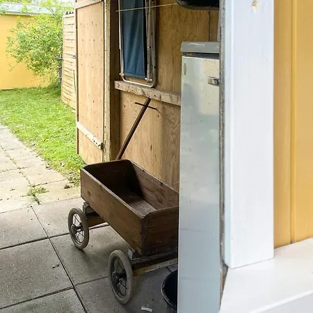 6 Person In Knebel-by Traum * Knebel
